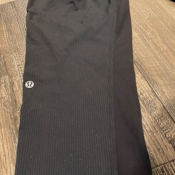 EUC, Lululemon Bundle, Swiftly Tech (4), Studio Black (6), Wunder Under Crop (6) - Picture 15 of 16